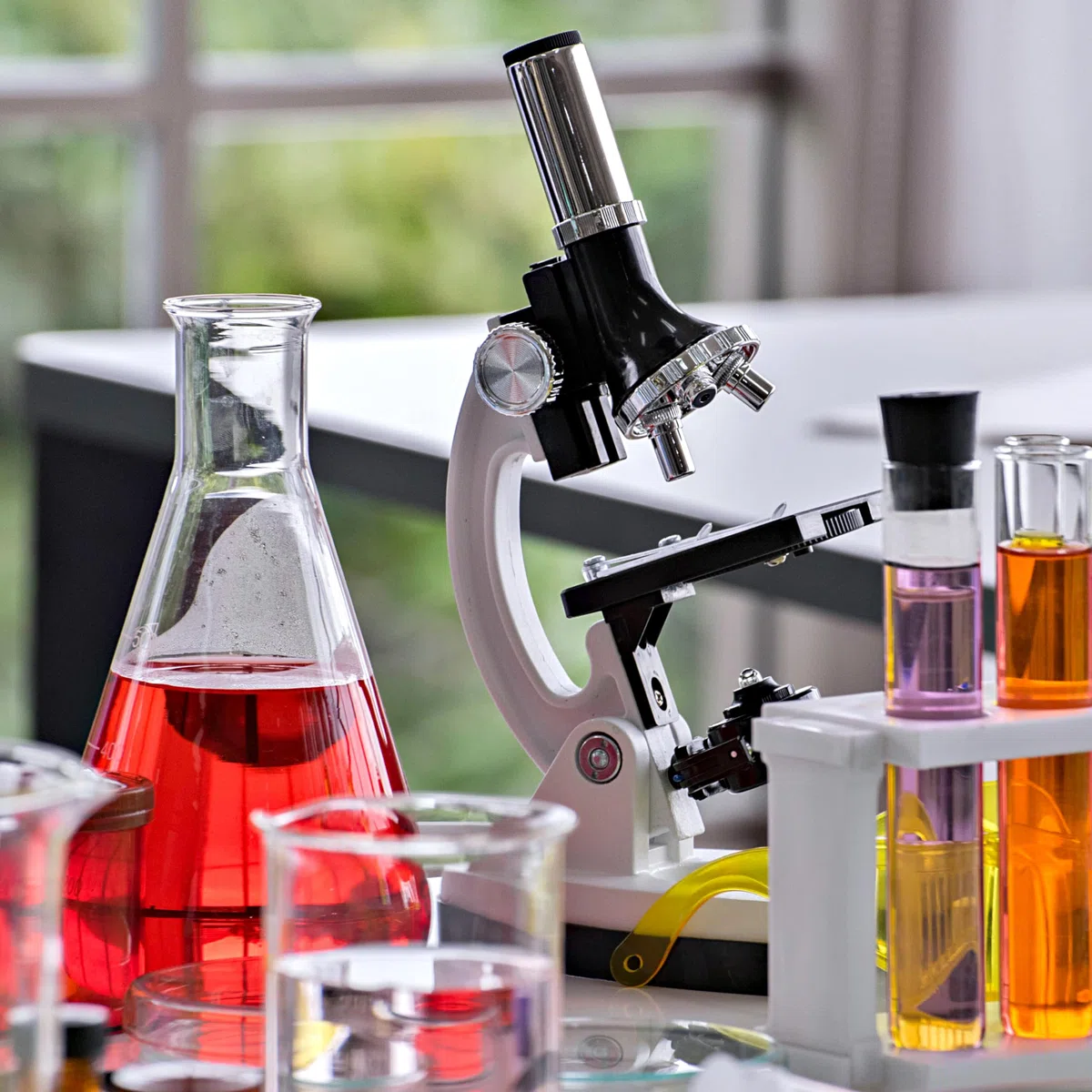 ISOLATECH Zestaw szklanek dozujących 250/500/1000 ml z tworzywa sztucznego | Z podziałką, Wiele podziałek, tworzywo sztuczne żaroodporne, przezroczyste, do kuchni, chemii i żywności