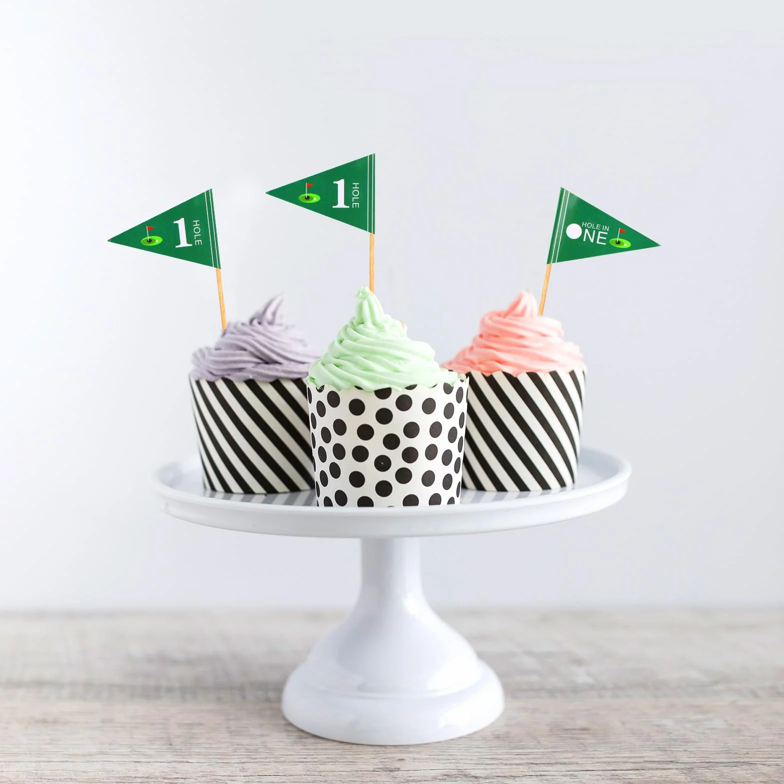 50szt Flag z Wykalaczkami w Ksztalcie Golfa, Hole in One First Birthday Golf Cocktail Picks Mini Stick Cake Toppers Flags Mini Golf Flags Toothpics na Impreze do Baru Dekoracje Zywnosci (Styl 1)