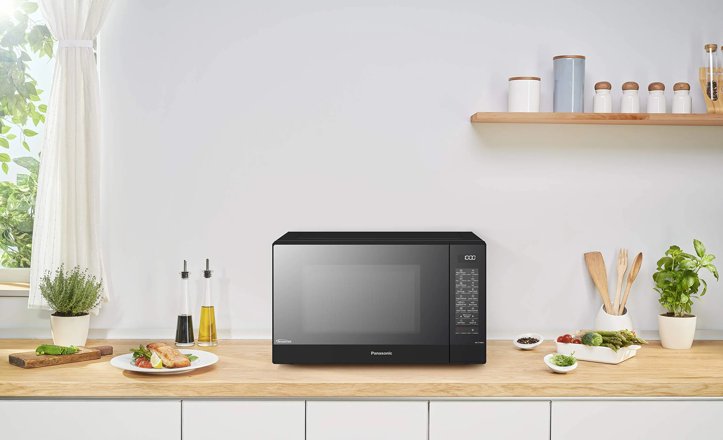 Panasonic NN-GT46KBSUG | Kuchenka mikrofalowa Grill 2 w 1, 31 L, technologia inwerterowa, grill kwarcowy 1100 W, mikrofalówka 1000 W, 24 programy, gramofon 34 cm, czarny - wersja FR